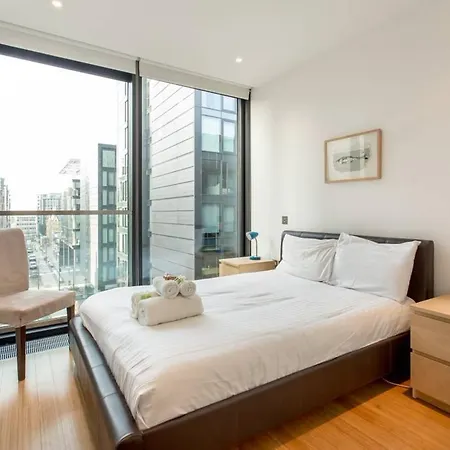 Luxury 2 Bedroom Quartermile Sleeps 6