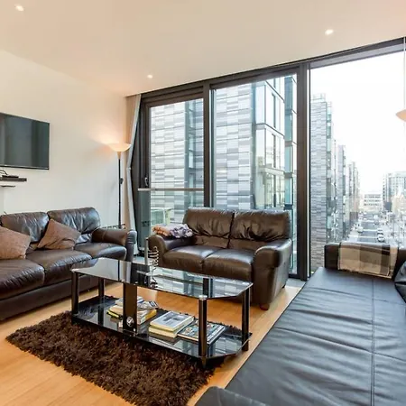 Luxury 2 Bedroom Quartermile Sleeps 6 公寓 *