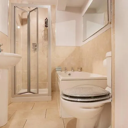 Stylish Georgian Flat In New Town