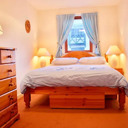 2 Bedroom, 2 Bathroom In Stockbridge Sleeps 4 Edimburgo