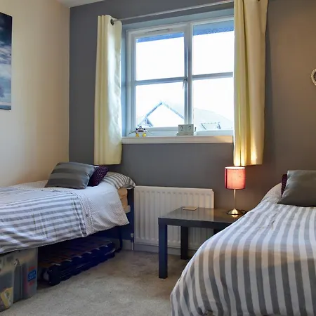 2 Bed Flat 5 Mins Walk From Murrayfield Stadium, Free Parking
