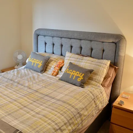 2 Bed Flat 5 Mins Walk From Murrayfield Stadium, Free Parking Edinburgh