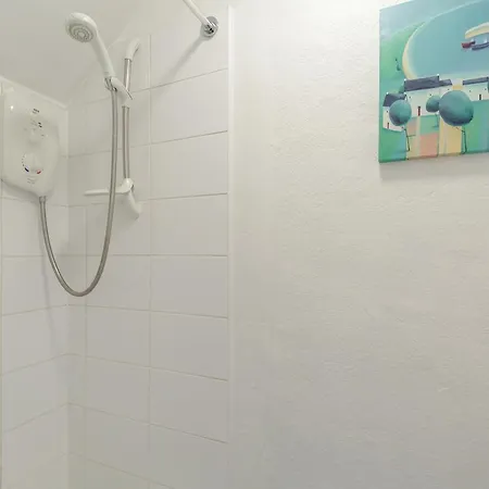 The Downfield Place Apartment *