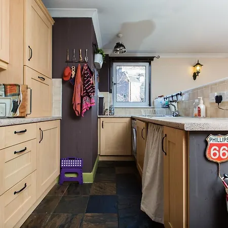 Charming 2br Flat For 4 Overlooking Holyrood Park * Εδιμβούργο