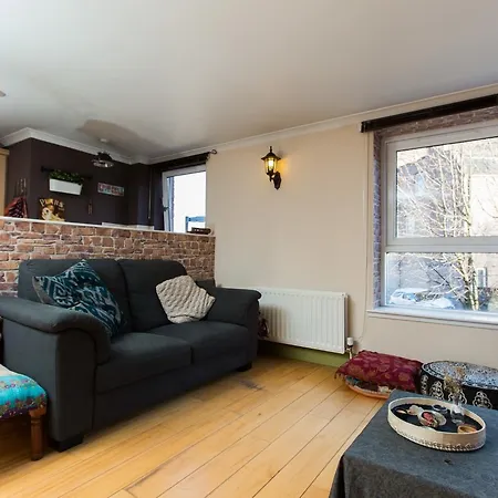Διαμέρισμα Charming 2br Flat For 4 Overlooking Holyrood Park Εδιμβούργο