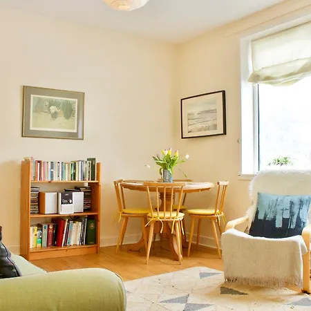Apartment 1 Bedroom Private Garden Flat
