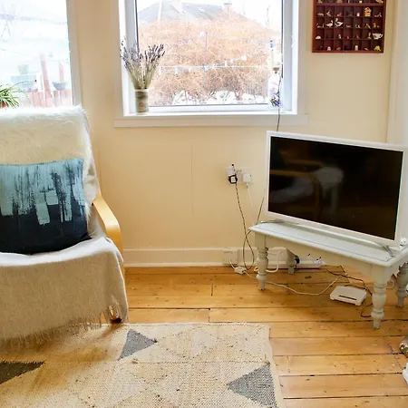 Apartment 1 Bedroom Private Garden Flat *