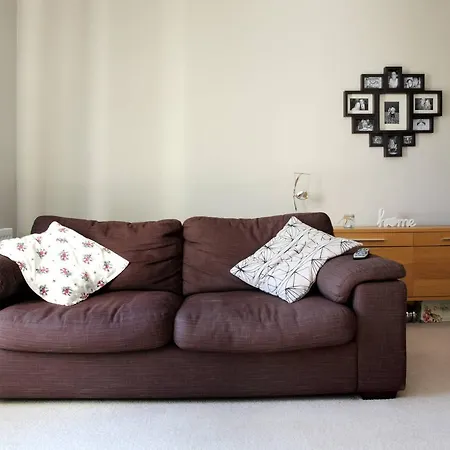 2 Bedroom Flat In The Bonnington Area * Edimburgo