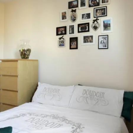 Apartamento 2 Bedroom Flat In The Bonnington Area