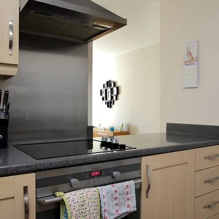 2 Bedroom Flat In The Bonnington Area Apartamento