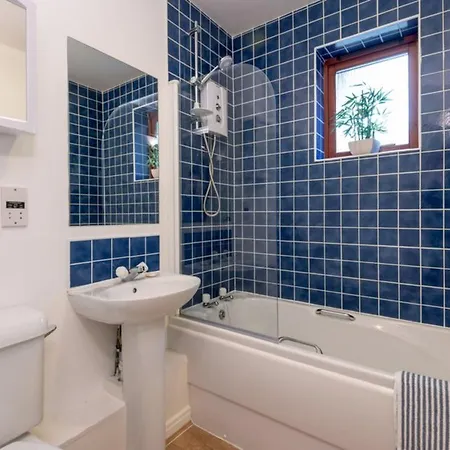 Spacious Flat In Stockbridge * Edinburg