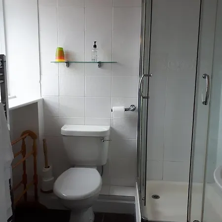 فندق مبيت وإفطار Canadale 4*