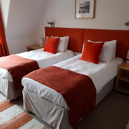 فندق مبيت وإفطار Canadale 4*