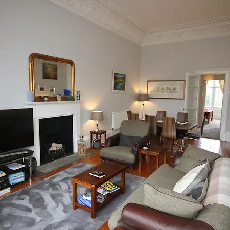 Apartment Glencairn Crescent