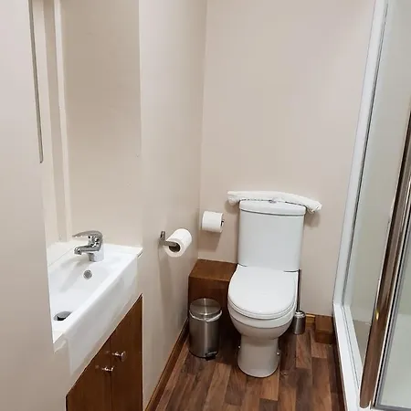 House בית הארחה אדינבורו