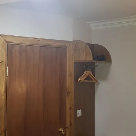 メイフェア ハウス ゲストハウス 2*