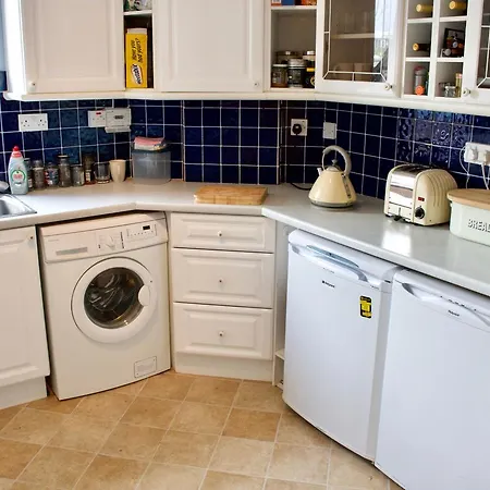 Apartment Two Bedroom Flat With Parking In