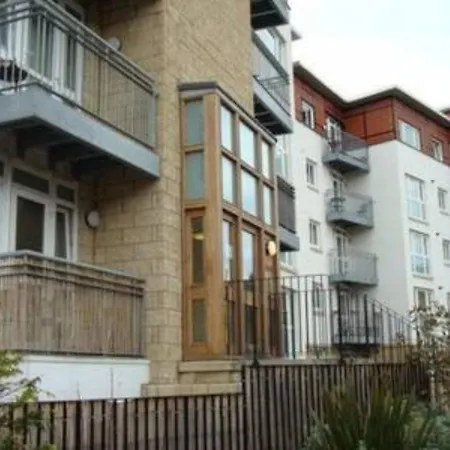 Apartment Modern Flat With Balcony Edinburgh