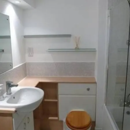Διαμέρισμα Modern Flat With Balcony *