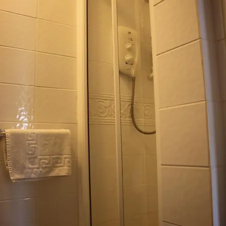 فندق مبيت وإفطار Canadale 4*