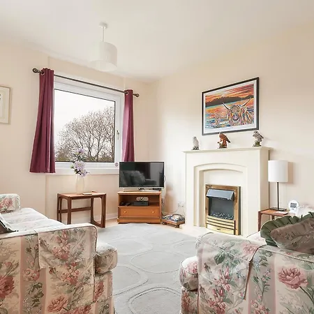Silver Lining - Orchard House With Balcony Apartment
