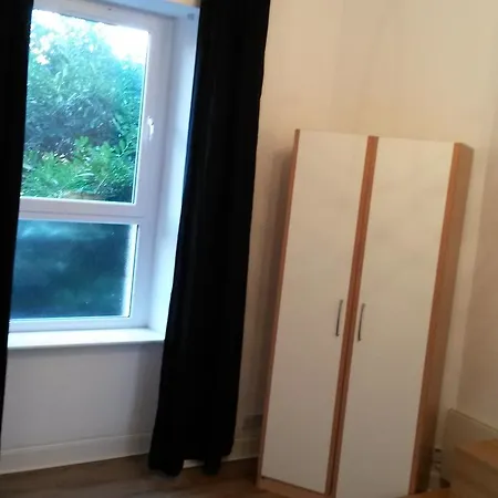 Capital - 91 Broughton Road Apartment *