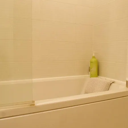 2 Bedroom Flat In *