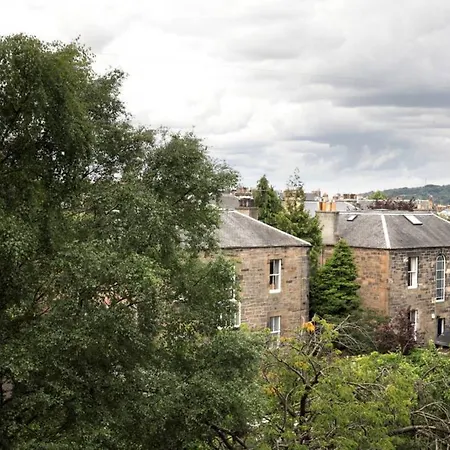 Bright Home In Bonnie Bruntsfield
