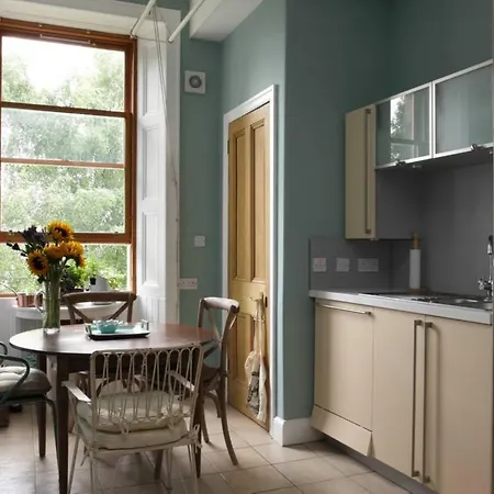 شقة Bright Home In Bonnie Bruntsfield إدنبرة