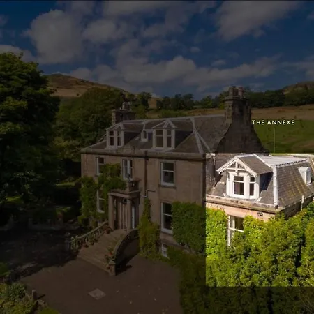 3 Bedroom Flat In Duddingston Village Lejlighed