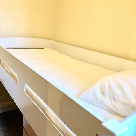 2 Bedroom Fountainbridge Διαμέρισμα *