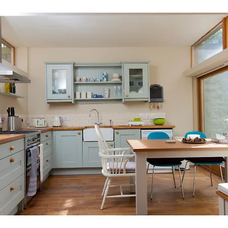Lovely 3br Garden Flat For 5 Within City Centre