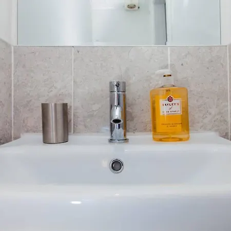 Charming & Comfortable Studio Flat In Edinburgh!