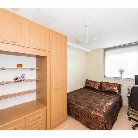 Modern 2 Bedroom With Free Parking Apartamento