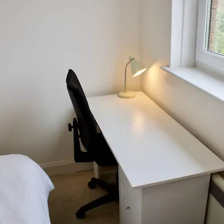 דירה 2 Bedroom Near Centre Of The City אדינבורו
