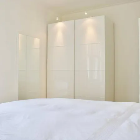 2 Bedroom Flat In Comely Bank Apartment Edinburgh
