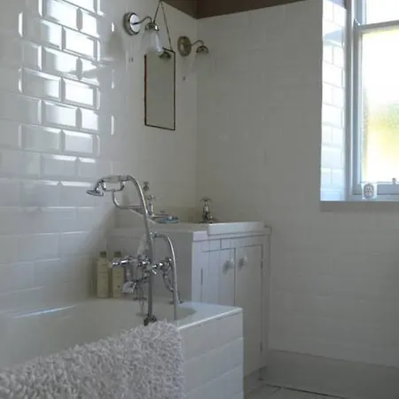 Lejlighed 3 Bedroom Flat In Duddingston Village *