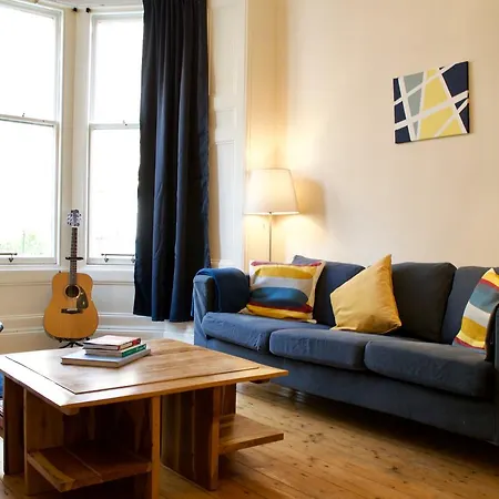 Apartment Beautiful Traditional 3 Bedroom In *