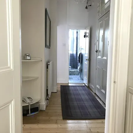 2 Bed Flat With Beautiful Views