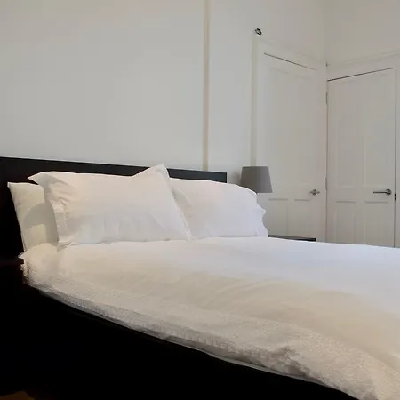 Apartment Central 1 Bedroom *