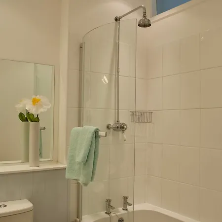 Central 1 Bedroom *