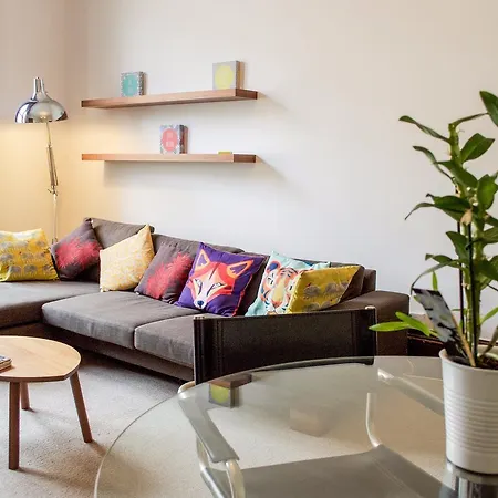 Apartment Spacious 2 Bed By The Meadows