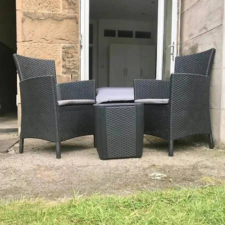 Central 1 Bedroom Apartment