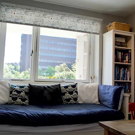 2 Bedroom Close To Stockbridge Apartament