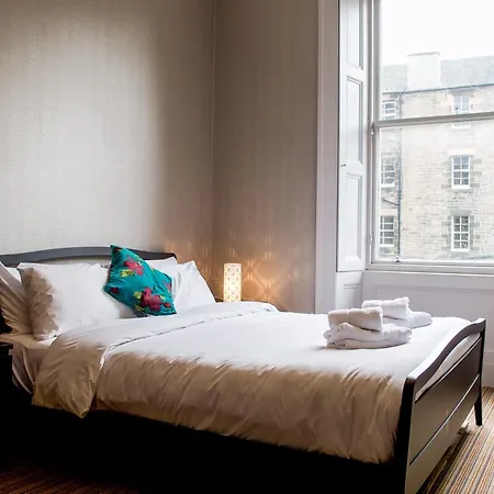 Spacious 2 Bed By The Meadows *