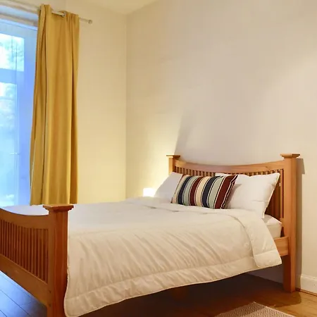 Bright And Spacious Leith Flat Sleeps 5 Edinburgh