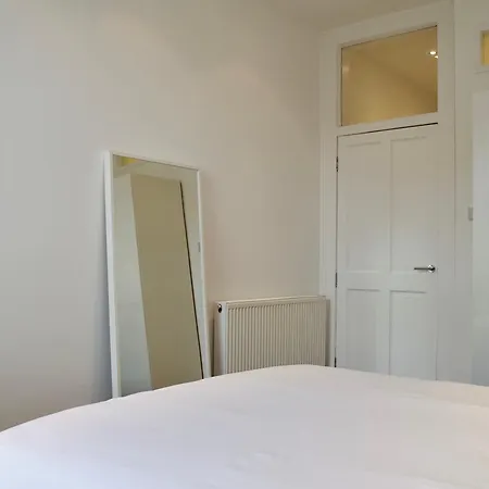 Central 1 Bedroom Apartment