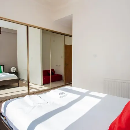 2 Bedroom Flat In