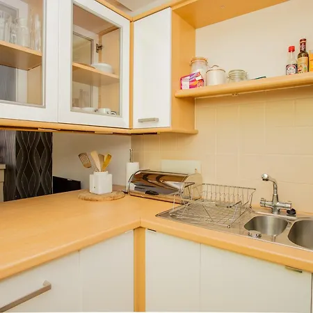 아파트 2 Bedroom Flat In *