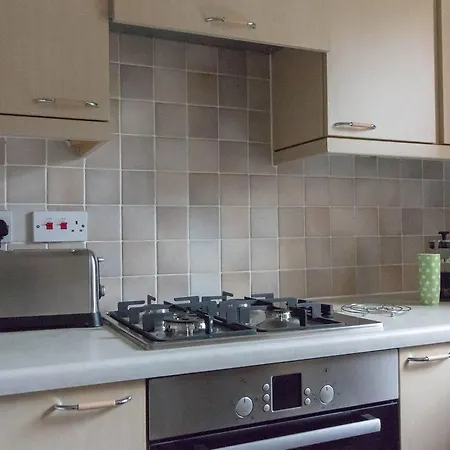 South Groathill - Lovely 2 Bed With Castle View Apartment *